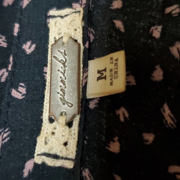 GIMMICKS Printed Ruffle Blouse - Picture 12 of 14